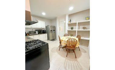 SE ALQUILA CASA AMOBLADA EN CLAYTON $2,250 AM