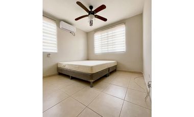 SE ALQUILA CASA AMOBLADA EN CLAYTON $2,250 AM