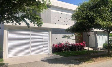 VENTA DE CASA EN URBANIZACIÓN BLUE BAY DE ISLA MOCOLI - SAMBORONDÓN - ECUADOR
