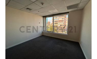 SE ARRIENDA OFICINA EXCELENTE UBICACIÓN VITACURA