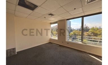 SE ARRIENDA OFICINA EXCELENTE UBICACIÓN VITACURA