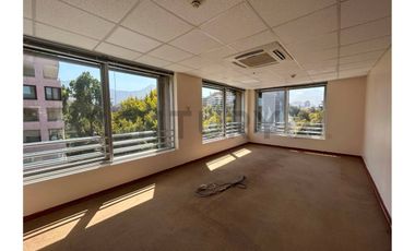 SE ARRIENDA OFICINA EXCELENTE UBICACIÓN VITACURA