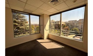 SE ARRIENDA OFICINA EXCELENTE UBICACIÓN VITACURA