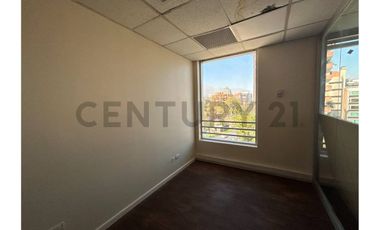 SE ARRIENDA OFICINA EXCELENTE UBICACIÓN VITACURA