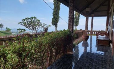 Dijual villa kemuning tawangmangu