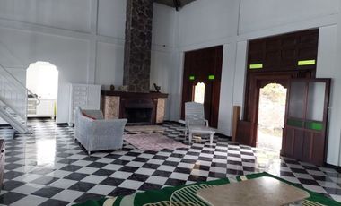 Dijual villa kemuning tawangmangu