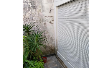 CASA TRES AMBIENTES A LA VENTA