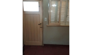 CASA TRES AMBIENTES A LA VENTA