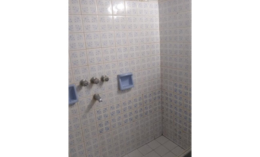 CASA TRES AMBIENTES A LA VENTA