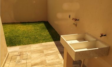 Venta de Casa, 3 recamaras con alberca y Roof Garden en E. Zapata Mor.