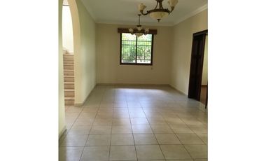 ALQUILER CASA CLAYTON