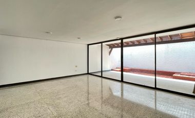 casa en arriendo en la riviera. Cod A4922