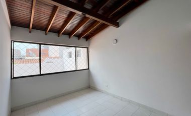 casa en arriendo en la riviera. Cod A4922