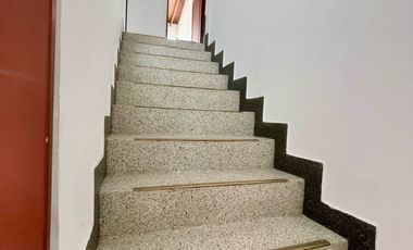 casa en arriendo en la riviera. Cod A4922