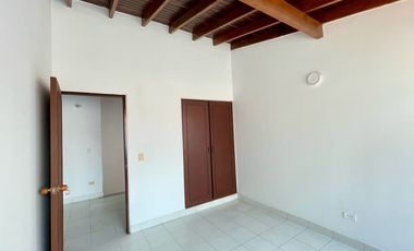 casa en arriendo en la riviera. Cod A4922