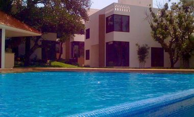 Casa de 4 recamaras en Boca del Rio en conjunto a orilla de rio y con alberca