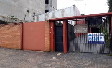 EXCELENTE OPORTUNIDAD GUIDEK STASIUK VENDE INMUEBLE SOBRE CALLE SANTA FE