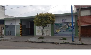 Local Jara a metros de Libertad  impecable