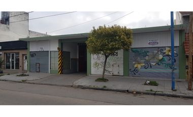 Local Jara a metros de Libertad  impecable