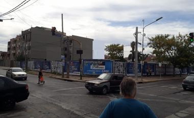 Lote en esquina comercial