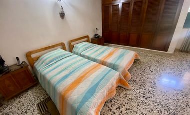 SE VENDE CASA CON EXCELENTE UBICACIÓN SOBRE LA AVENIDA DEL LIBERTADOR