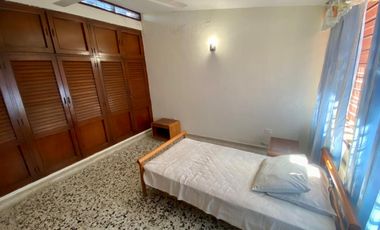 SE VENDE CASA CON EXCELENTE UBICACIÓN SOBRE LA AVENIDA DEL LIBERTADOR