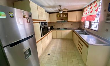 SE VENDE CASA CON EXCELENTE UBICACIÓN SOBRE LA AVENIDA DEL LIBERTADOR