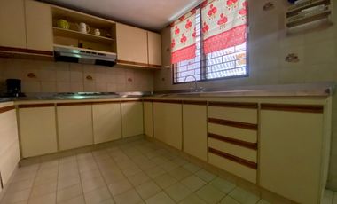 SE VENDE CASA CON EXCELENTE UBICACIÓN SOBRE LA AVENIDA DEL LIBERTADOR