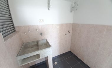 apartamento en arriendo en conjunto residencial treviso piso 5 sin ascensor. Cod A13861