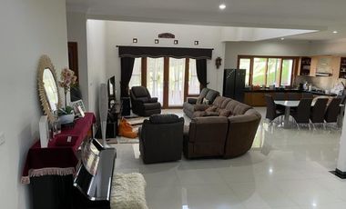 Rumah Villa Siap Huni Asri dan sejuk di Setiabudi
