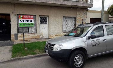 Casa PH en venta en Ezpeleta Este