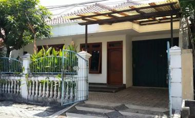 Rumah Strategis Jemur Wonosari di Jalan Jemursari Surabaya