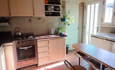 Chalet 4 dormitorio y estudio, 1 cuadra Av. Constitución y 9 de la playa