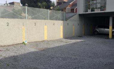 EXCELENTE OPORTUNIDAD  BLOCK de ONCE cocheras ubicadas a 500 metros de la Avenida Hipólito Yrigoyen.