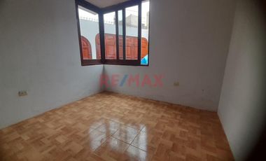 Casa De 467 M² Totales Con Zre – Perfecta Para Comercio, Taller O Multifamiliar