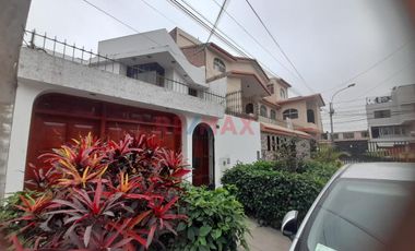 Casa De 467 M² Totales Con Zre – Perfecta Para Comercio, Taller O Multifamiliar