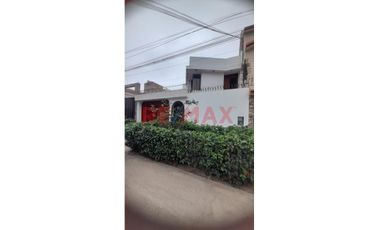 Casa De 467 M² Totales Con Zre – Perfecta Para Comercio, Taller O Multifamiliar