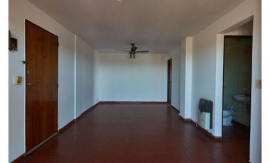 Departamento  : 4 ambientes 2 baños