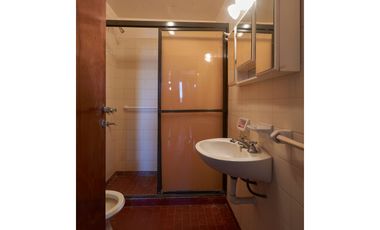 Departamento  : 4 ambientes 2 baños