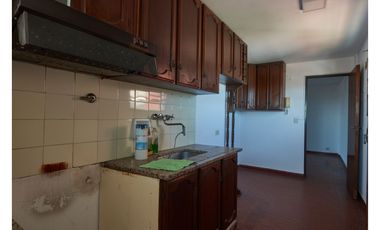 Departamento  : 4 ambientes 2 baños