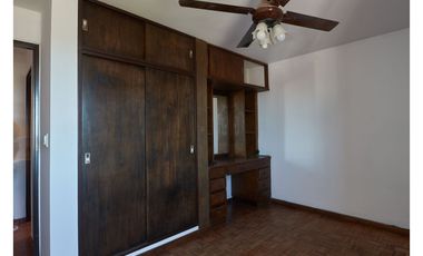 Departamento  : 4 ambientes 2 baños