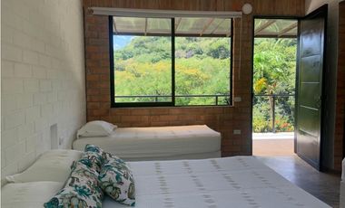 Venta Finca  en Sopetrán,  4.327 mts, amoblada, unidad cerrada