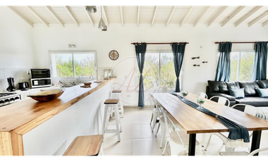ALQUILER / CASA EN COSTA ESMERALDA SEN III 373