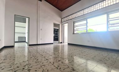 COD. 342 - SE ARRIENDA CASA LOCAL - BARRIO: LA FORD