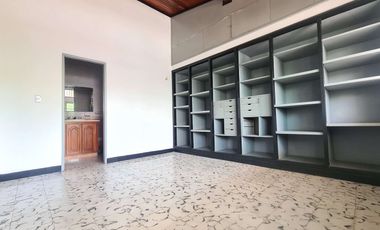 COD. 342 - SE ARRIENDA CASA LOCAL - BARRIO: LA FORD