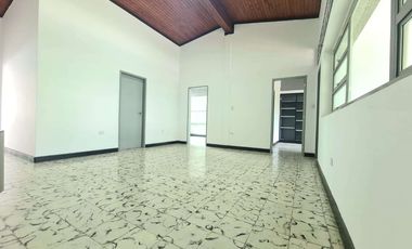 COD. 342 - SE ARRIENDA CASA LOCAL - BARRIO: LA FORD