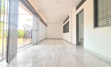 COD. 342 - SE ARRIENDA CASA LOCAL - BARRIO: LA FORD