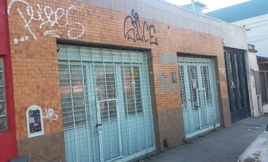 LOCALES (2) CON GALPON SOBRE AV.HIP. YRIGOYEN AL 100 EN MORÓN