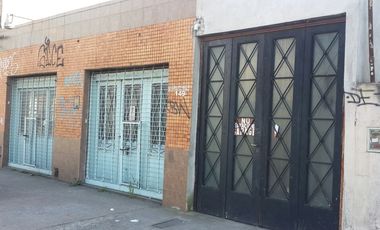 LOCALES (2) CON GALPON SOBRE AV.HIP. YRIGOYEN AL 100 EN MORÓN