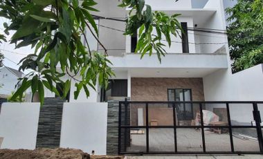 Rumah Manyar Jaya NEW MINIMALIS